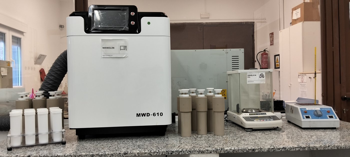 Digestion unit and COD reactor in the Geomytsa laboratory