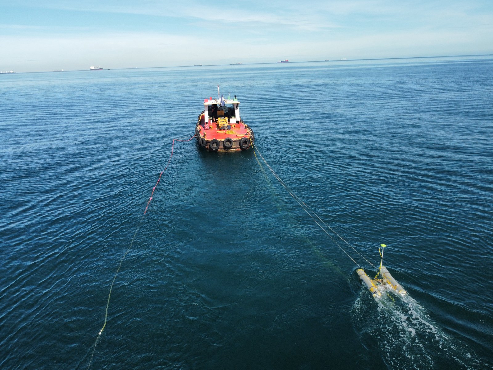 Towing the Boomer system from the Geomytsa vessel
